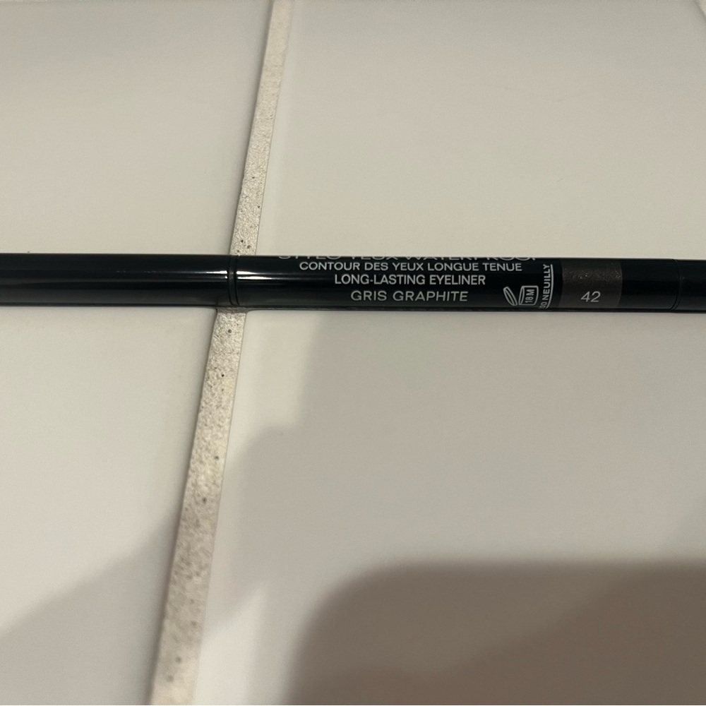 CHANEL Long-Lasting Eyeliner Gris Graphite - Black